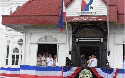 <p><strong>INDEPENDENCE DAY</strong>. President Rodrigo Roa Duterte leads the celebration of the 120th Independence Day at the Aguinaldo Shrine in Kawit, Cavite on June 12, 2020. Malacañang on Thursday said Duterte is set to lead on June 12 the Philippines’ 123rd Independence Day commemoration “outside Metro Manila”. <em>(Presidential photo)</em></p>